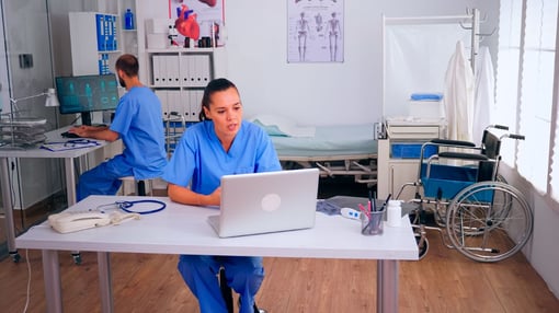 ¿Un fisioterapeuta puede trabajar en un hospital?